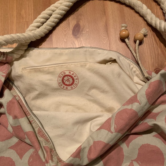 Old Navy Overnight Bag - Picture 2 of 2